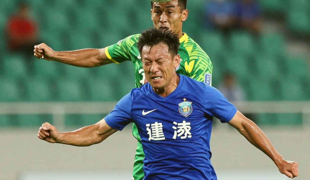 Comprehensive Analysis of Vietnamese Football: Tactics, Finance, and Development Direction