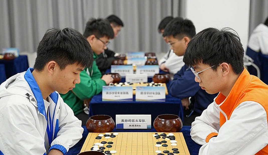 Ngoại giao cờ vua: Modi tặng bản ghi chép ván đấu của Sindarov cho Tổng thống Uzbekistan Ngoại giao cờ vua: Modi tặng bản ghi chép ván đấu của Sindarov cho Tổng thống Uzbekistan
